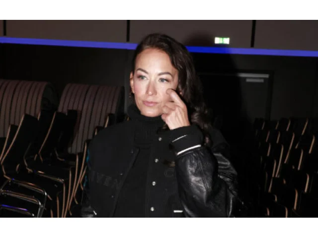 Agáta Hanychová po dlouhé době na přehlídkovém mole. Trapas a odhalené kalhotky