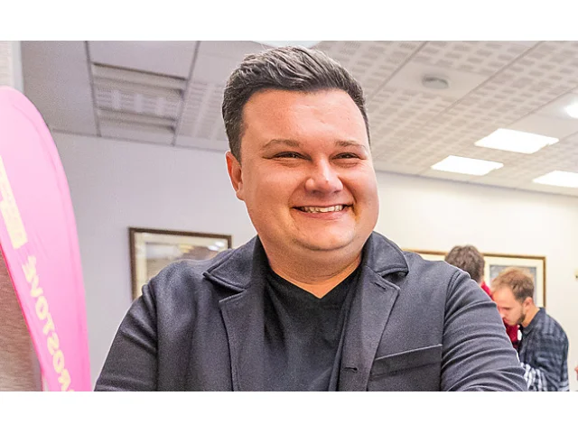 Skokan díky sociálním sítím. Mladý starosta chce ve sněmovně bránit menšiny