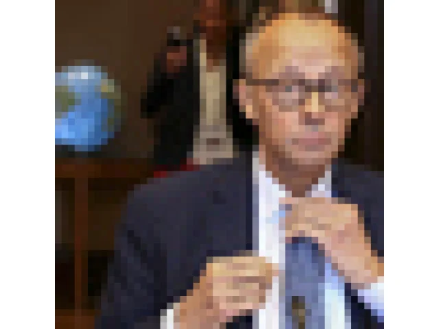 Merz chce, aby EU upustila od zákazu aut se spalovacími motory od 2035