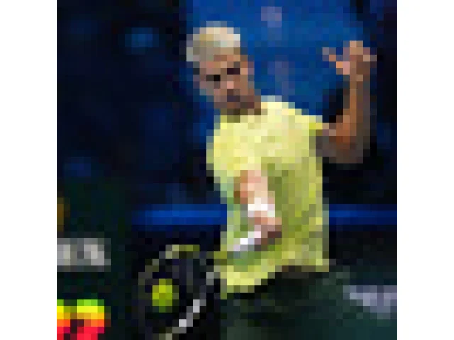 Alcaraz porazil ve třech setech Fritze a má na dosah semifinále Turnaje mistrů