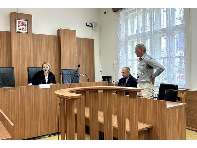 Bál jsem se o děti, hájí se muž souzený za zapálení bazénu při likvidaci sršní