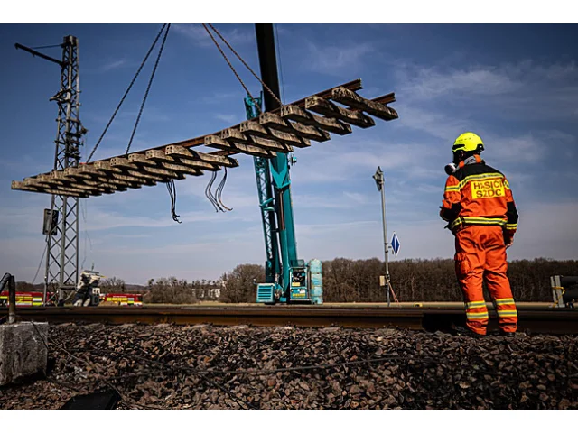Havárie s benzenem nemá podle Hladíka ve světě obdoby, žádá stav nebezpečí