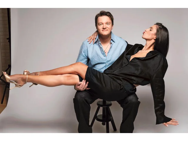 Video: Dokonalá dvojka Aneta Vignerová a Petr Kolečko. Dvě náročné kariéry a rodinný život se třemi dětmi