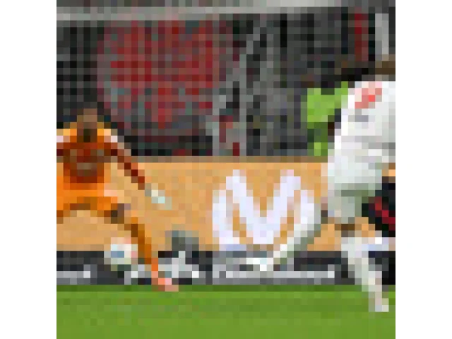 Bayern zvítězil ve Frankfurtu a zvýšil náskok v čele tabulky na čtyři body