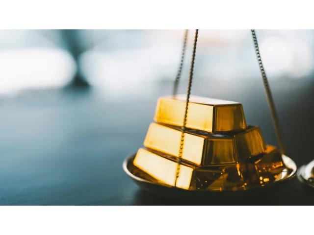 Zlato kvůli obavám z obchodních válek stoupá na historická maxima. Jak na tom jednoduše vydělat?