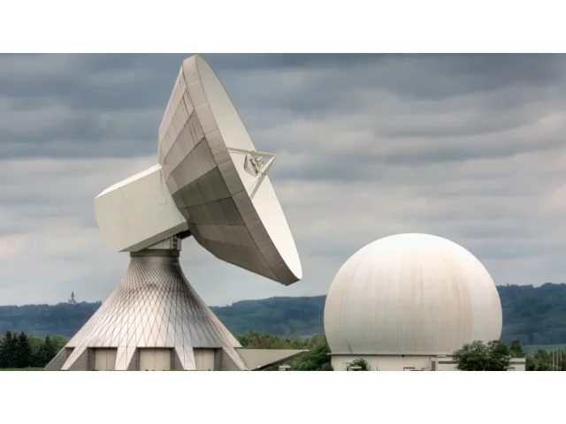 Rusko si staví novou špionážní základnu. NATO ji má přímo za dveřmi, odhalil satelit