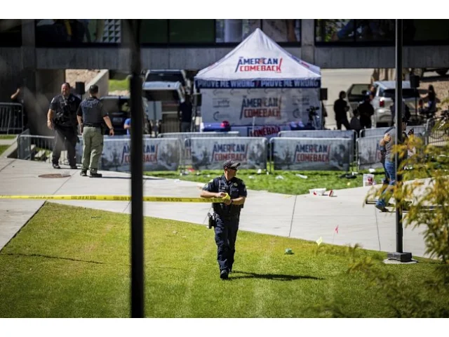 Vlivného Trumpova stoupence Charlieho Kirka postřelil útočník v Utahu