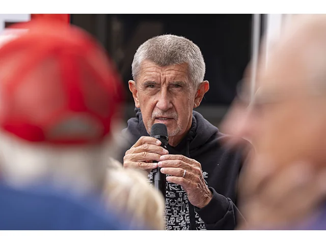 Babiš chce jako premiér vést zahraniční politiku. Posun na východ, bojí se Fiala