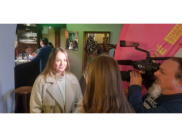 Seznamte se, nejmladší poslankyně, studentka a nová hvězda Starostů Julie Smejkalová