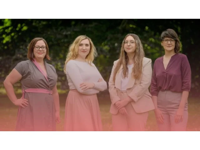 Nespokojené pirátky i zklamaní Svobodní. Jaké nové strany jdou do voleb a mají šanci uspět?