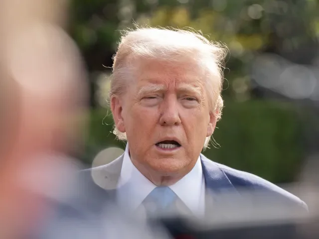 Rozzlobený Trump krotí hlavně Izrael: „Neházejte bomby“. Netanjahu po telefonátu ustoupil