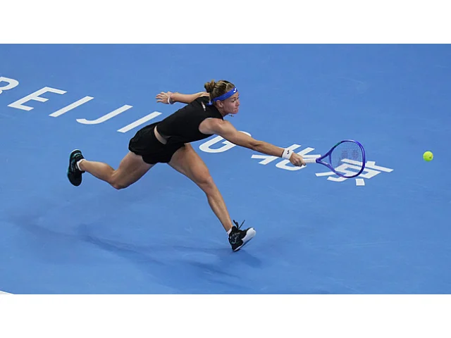 Lehečka dál postupuje v Šanghaji, ve Wu-chanu se dařilo Bouzkové i Siniakové