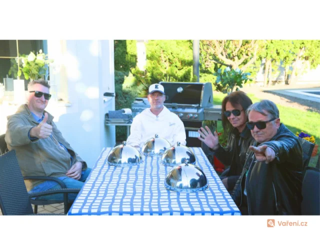 Prostřeno! Čeká vás mích u plotny, cheesecake pod lupou a návštěva policie