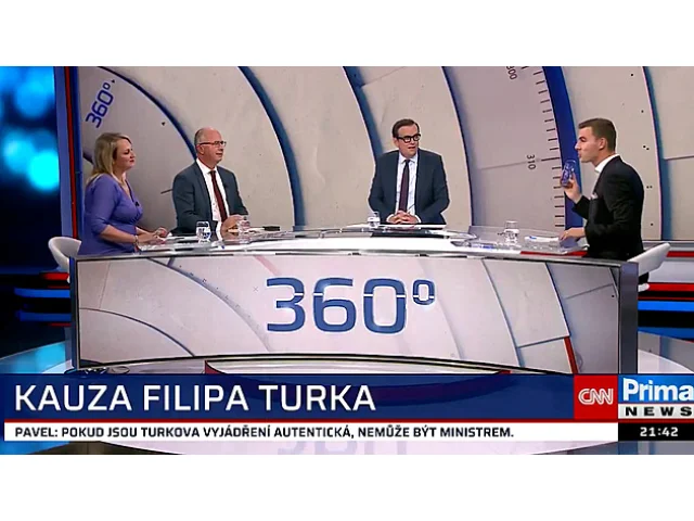 Pravici zvedá kdekdo. I Fiala, Rakušan či Clintonová, hájil šéf Svobodných Turka