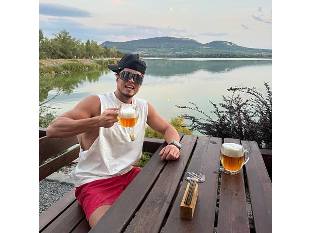 Jon Mariánek chystá párty pro fanoušky. Za první nákup utratil 50 tisíc