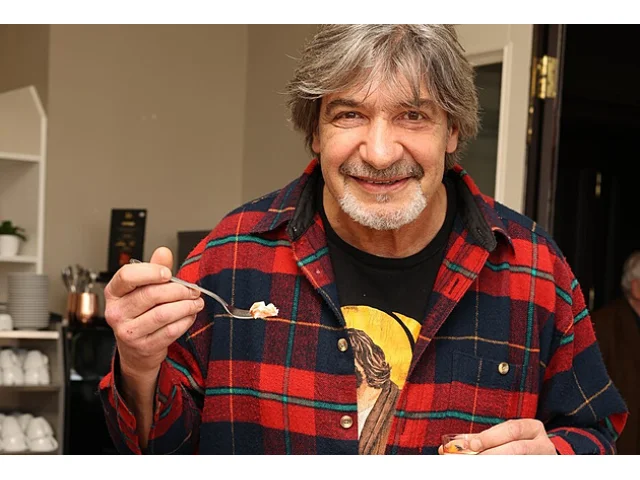 Pohlreich se omluvil a Babica je zpátky na YouTube. Oba jsou si podobnější, než by kdo před lety čekal