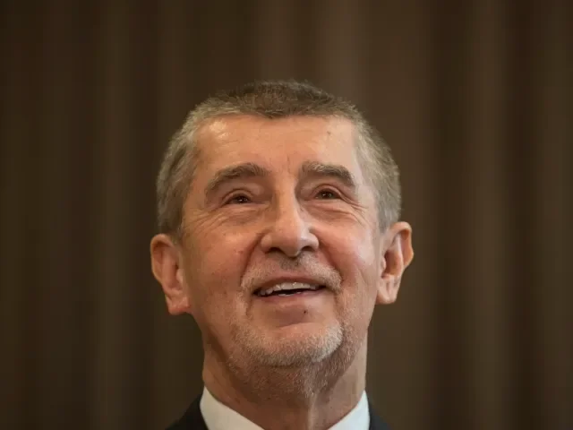 Babiš míří za Pavlem. Šéf ANO věří, že do pátku budou rozdělená ministerstva