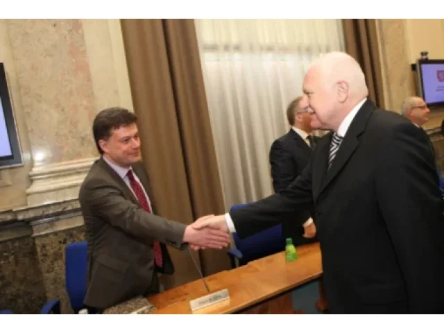 Podmínka výměnou za kompro na politiky. Blažek obvinil státní orgány