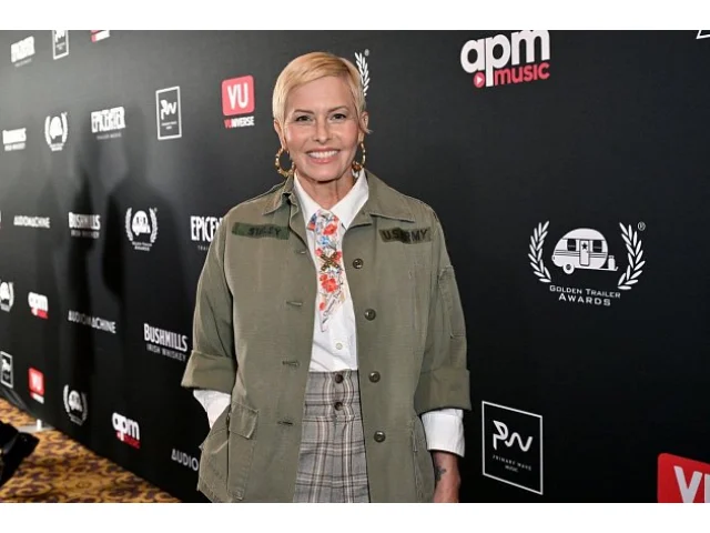 Krásnou Summer z Pobřežní hlídky zničily plastiky. Dnes úspěšně poráží rakovinu