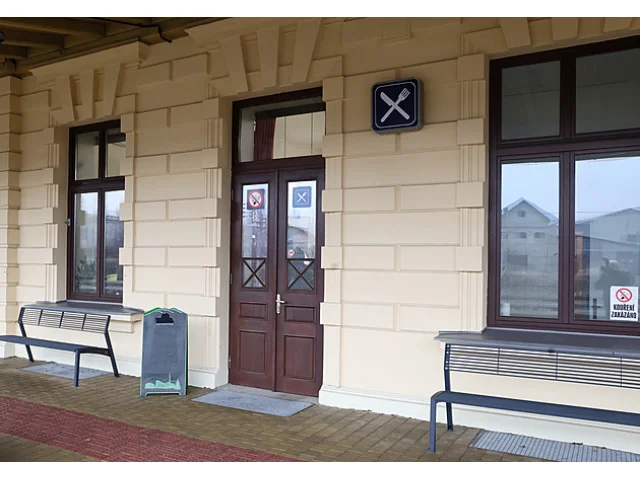 Díky tátovi nádražní hospody miluje. V Bruntále ale dostala v Ano, šéfe! sodu