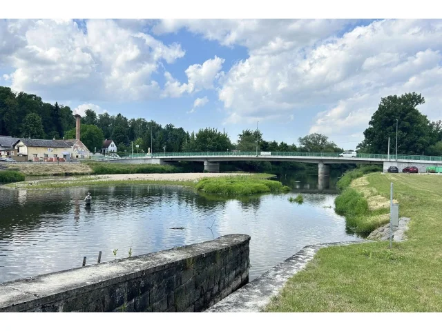 POČASÍ: Ochladí se, ale léto to ještě nevzdalo. V závěru týdne čekejme i pětadvacítky