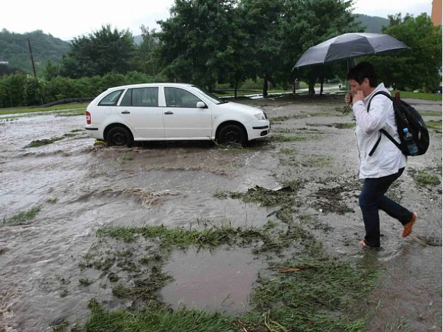 RADAR: Vydatný déšť může zvednout hladiny řek. Odborníci varují před povodněmi