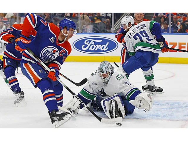 Hronek s Chytilem asistovali za Vancouver, výhru ale slavil Edmonton