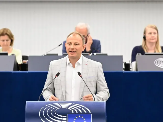 „Evropa planetu sama nespasí.“ Europoslanec ANO vyzval k odmítnutí nového emisního cíle