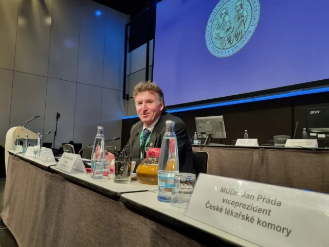 Senátoři chtějí změnu ve vzdělávání lékařů. Bude to rána pro regionální nemocnice, varuje Kubek