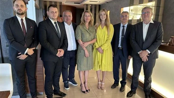 Možná jednou po Babišovi převezme Agrofert. Už v něm pracuje. A on je na ni pyšný