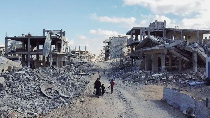 "Válka zdaleka nekončí." Gaza zažila krvavý víkend, podle Trumpa příměří platí