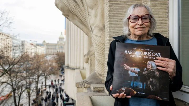 Kubišová pokřtila své album v Melantrichu. V roce 1989 tam zpívala Modlitbu pro Martu