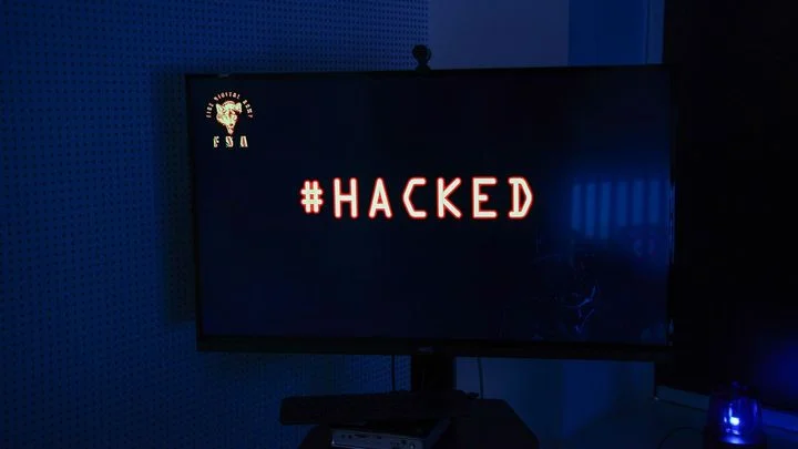 Národní skupina hackerů útočí z Íránu na evropské obranné a letecké firmy