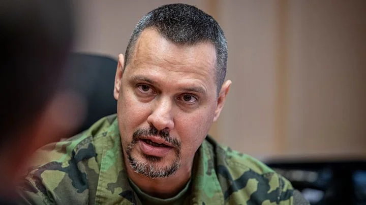 Generála Hyťhu po incidentu v baru převeleli, přišel o bezpečnostní prověrku