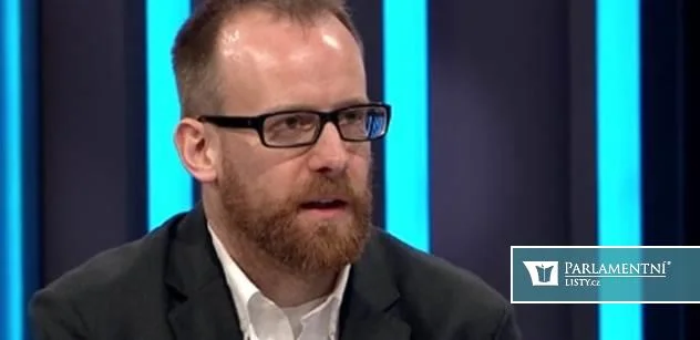 Kolář (TOP 09): Okamura byl první, kdo sněmovnu jako cestovku využil