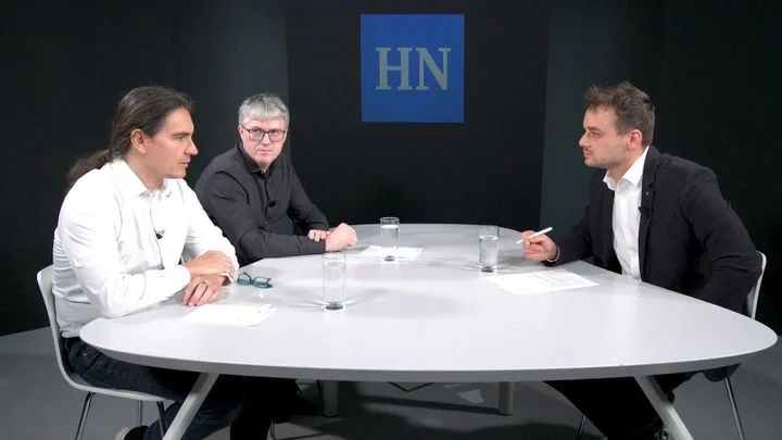 Zapojte umělou inteligenci do práce ve firmě, jinak ji zaměstnanci zapojí sami