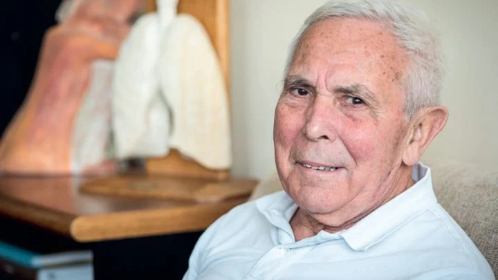 „Vývoj biologických věd zmenšuje úlohu Boha,“ říká v nové knize lékař Pavel Pafko