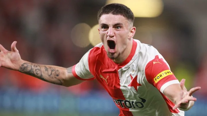 Slavia - Arsenal. Proti rozjetým "Kanonýrům" nastoupí i Sanyang nebo Zafeiris