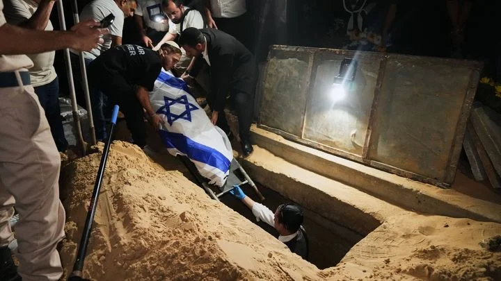 Hamás hledá těla rukojmích. Do Pásma Gazy y vstoupil egyptský tým