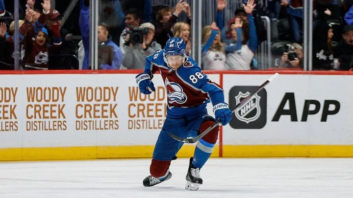 Nečas poslal vzkaz kritikům luxusní smlouvy. Chutnalo mu to, liboval si kouč Colorada