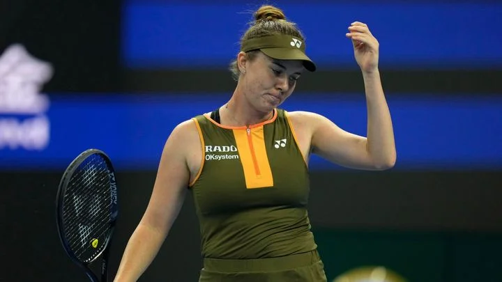 Nosková - Rybakinová 3:6, 4:6. Kazachstánka podala neskutečný výkon na servisu