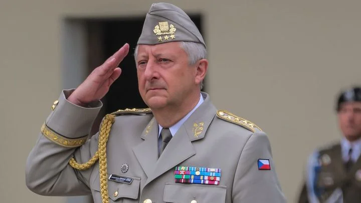 Exkomunista Zůna ministrem obrany? "Měli by dostat pětku," nebere si servítky Fischer