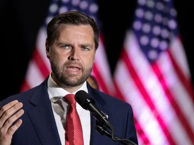 Amerika to nebude akceptovat. J. D. Vance v Paříži varoval EU před regulací AI
