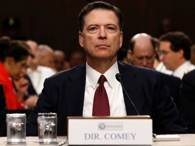 Trump pokračuje v tažení proti opozici. Exšéf FBI Comey byl obviněn ze dvou zločinů