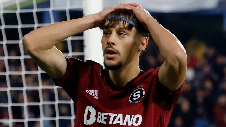 Sparty díky penaltě porazila Plzeň, sudí navíc nečekaně vyloučil kapitána Viktorie