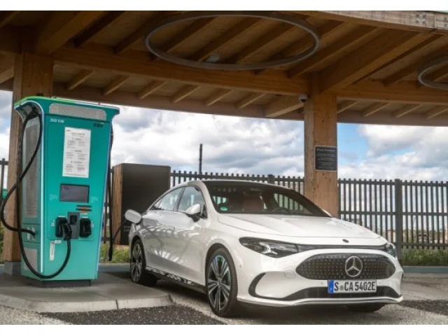 Každé šesté nové auto v Evropě je už elektrické