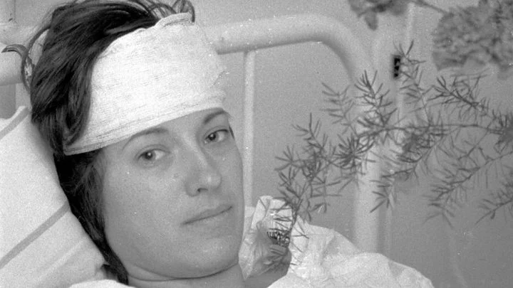 50 let od Suchdolu: "Pamatuji si vše." Příběh letušky, která trágédii přežila