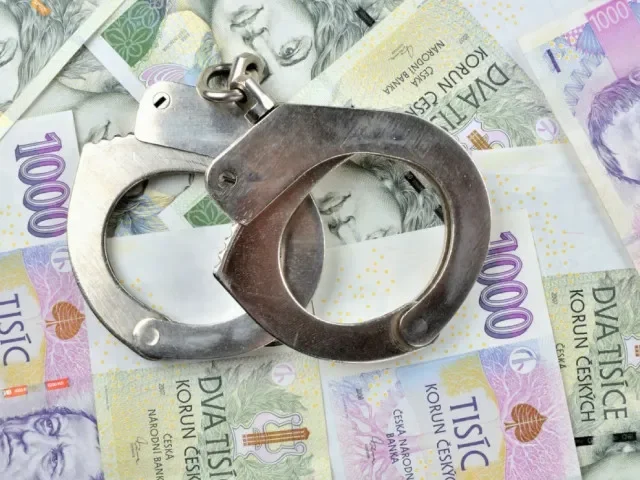 Podvod s podporou pro ukrajinské uprchlíky: Čtyři cizinci si přišli na téměř 3 miliony korun