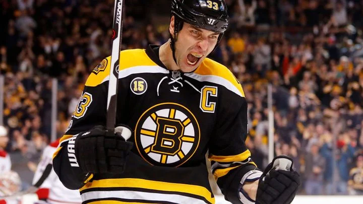 Hvězdná posila pro Pastrňáka a spol. Do Bostonu se v nové roli vrací Chára