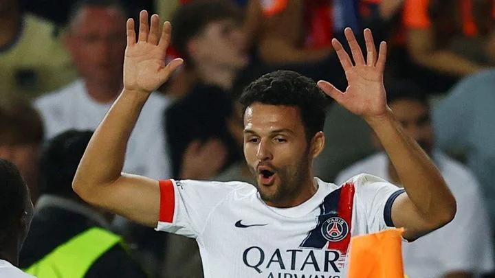 Barcelona ve šlágru Ligy mistrů padla v samém závěru, PSG velebí Ramose